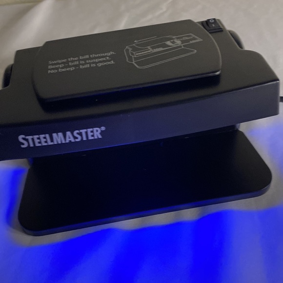 (AC) Dual Counterfeit detector - Picture 7 of 9